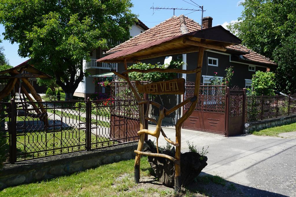 Casa Vlad Hotel Haţeg Eksteriør billede